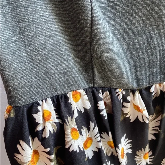 Xhilaration Dark Gray Floral Tank Dress – Yellow & White Flowers, Size M - Picture 4 of 13